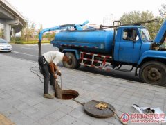 江阴夏港街道清理隔油池+捞油块